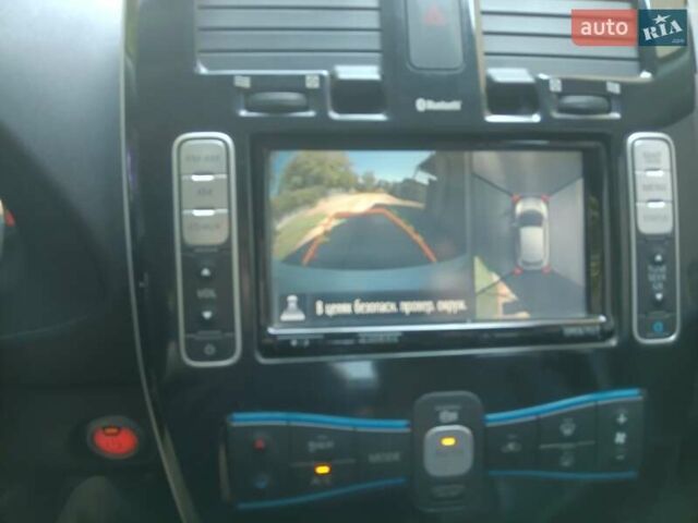 Білий Ніссан Ліф, об'ємом двигуна 0 л та пробігом 160 тис. км за 7000 $, фото 3 на Automoto.ua