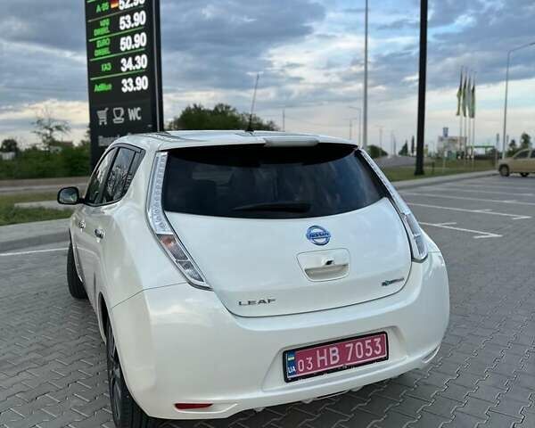 Білий Ніссан Ліф, об'ємом двигуна 0 л та пробігом 156 тис. км за 6899 $, фото 5 на Automoto.ua