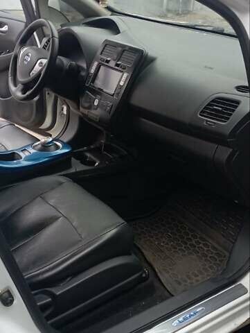 Белый Ниссан Лиф, объемом двигателя 0 л и пробегом 196 тыс. км за 7200 $, фото 2 на Automoto.ua