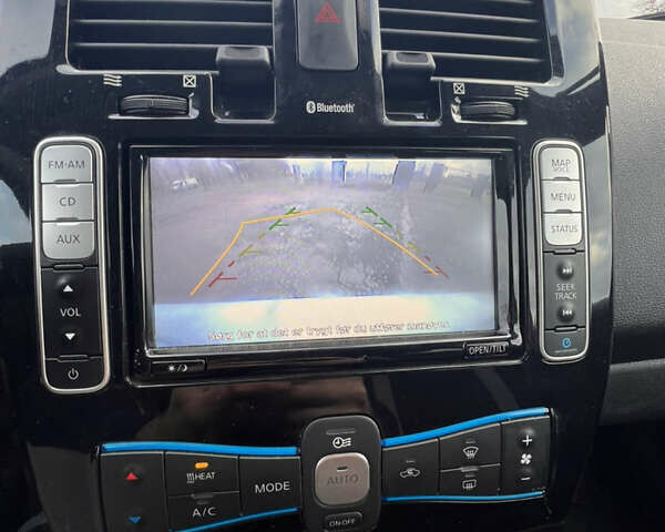 Белый Ниссан Лиф, объемом двигателя 0 л и пробегом 96 тыс. км за 8200 $, фото 10 на Automoto.ua