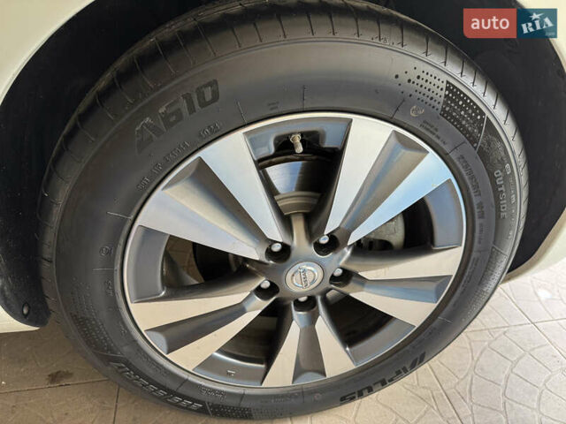 Білий Ніссан Ліф, об'ємом двигуна 0 л та пробігом 93 тис. км за 7900 $, фото 24 на Automoto.ua