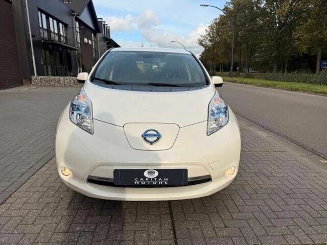 Белый Ниссан Лиф, объемом двигателя 0 л и пробегом 75 тыс. км за 1100 $, фото 1 на Automoto.ua