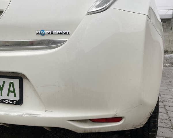 Білий Ніссан Ліф, об'ємом двигуна 0 л та пробігом 112 тис. км за 7550 $, фото 3 на Automoto.ua