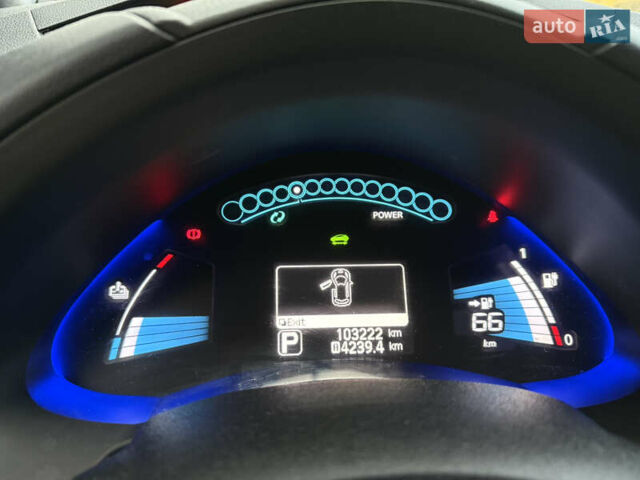 Белый Ниссан Лиф, объемом двигателя 0 л и пробегом 103 тыс. км за 7590 $, фото 10 на Automoto.ua