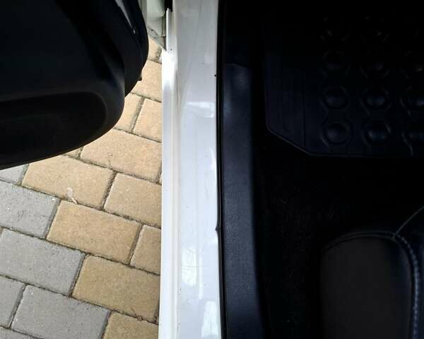 Белый Ниссан Лиф, объемом двигателя 0 л и пробегом 119 тыс. км за 6500 $, фото 37 на Automoto.ua