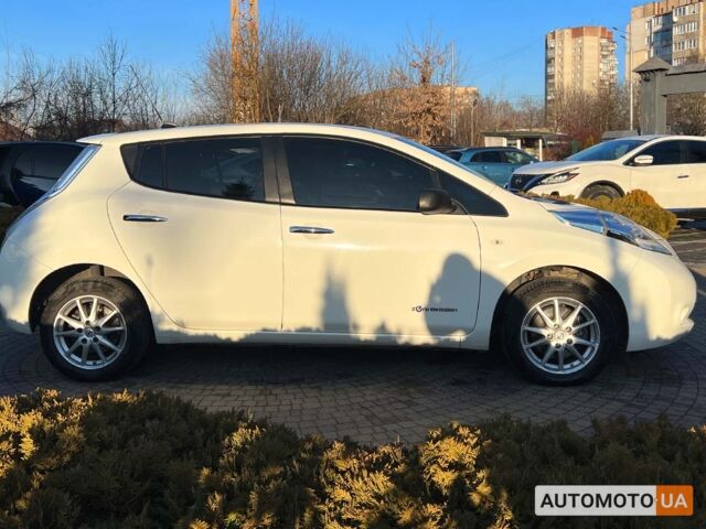 Білий Ніссан Ліф, об'ємом двигуна 24 л та пробігом 101 тис. км за 7800 $, фото 7 на Automoto.ua