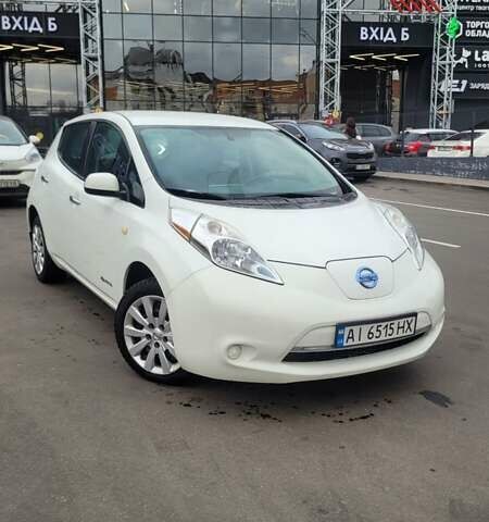 Белый Ниссан Лиф, объемом двигателя 0 л и пробегом 151 тыс. км за 8150 $, фото 9 на Automoto.ua