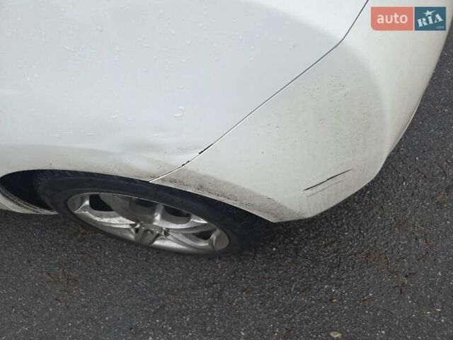 Белый Ниссан Лиф, объемом двигателя 0 л и пробегом 136 тыс. км за 7000 $, фото 4 на Automoto.ua