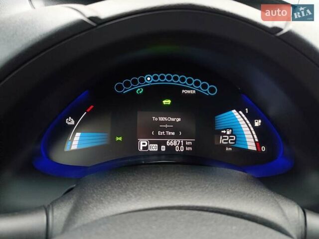 Белый Ниссан Лиф, объемом двигателя 0 л и пробегом 67 тыс. км за 7500 $, фото 54 на Automoto.ua