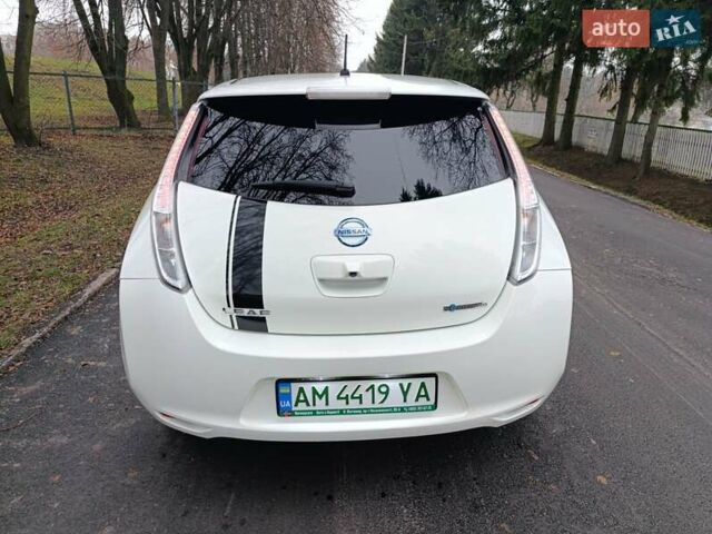 Белый Ниссан Лиф, объемом двигателя 0 л и пробегом 67 тыс. км за 7500 $, фото 44 на Automoto.ua