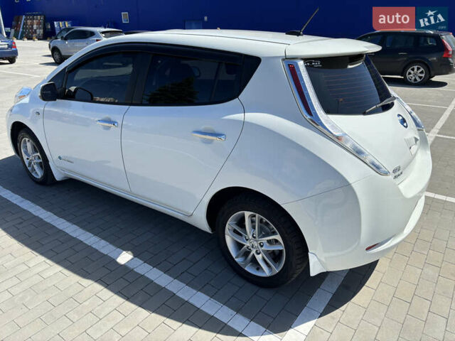 Білий Ніссан Ліф, об'ємом двигуна 0 л та пробігом 114 тис. км за 6999 $, фото 1 на Automoto.ua