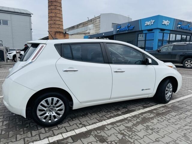 Білий Ніссан Ліф, об'ємом двигуна 0 л та пробігом 126 тис. км за 6500 $, фото 2 на Automoto.ua