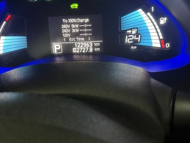 Белый Ниссан Лиф, объемом двигателя 0 л и пробегом 122 тыс. км за 6400 $, фото 7 на Automoto.ua