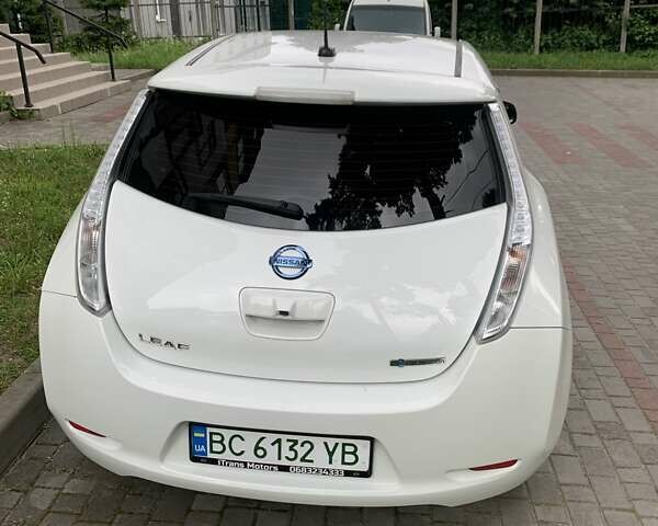 Белый Ниссан Лиф, объемом двигателя 0 л и пробегом 112 тыс. км за 6500 $, фото 1 на Automoto.ua