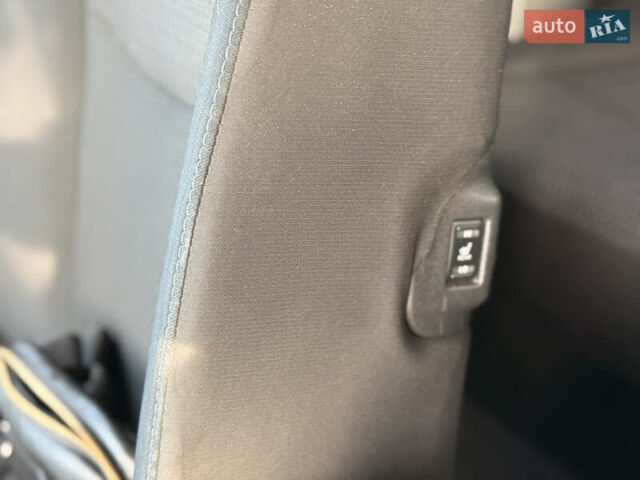 Белый Ниссан Лиф, объемом двигателя 0 л и пробегом 140 тыс. км за 5300 $, фото 6 на Automoto.ua