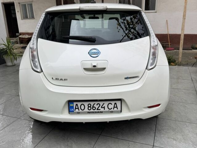 Белый Ниссан Лиф, объемом двигателя 0 л и пробегом 178 тыс. км за 6000 $, фото 3 на Automoto.ua