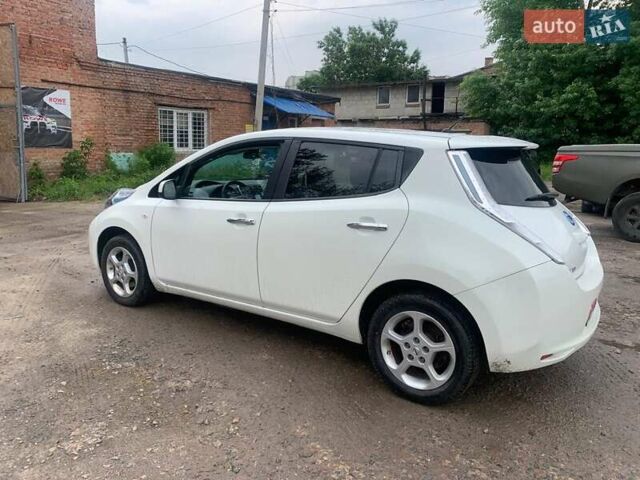 Білий Ніссан Ліф, об'ємом двигуна 0 л та пробігом 107 тис. км за 7100 $, фото 9 на Automoto.ua