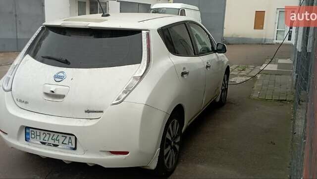 Белый Ниссан Лиф, объемом двигателя 0 л и пробегом 196 тыс. км за 7200 $, фото 8 на Automoto.ua