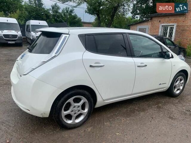 Білий Ніссан Ліф, об'ємом двигуна 0 л та пробігом 107 тис. км за 7100 $, фото 1 на Automoto.ua