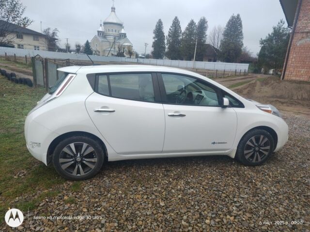 Білий Ніссан Ліф, об'ємом двигуна 0 л та пробігом 102 тис. км за 6200 $, фото 3 на Automoto.ua