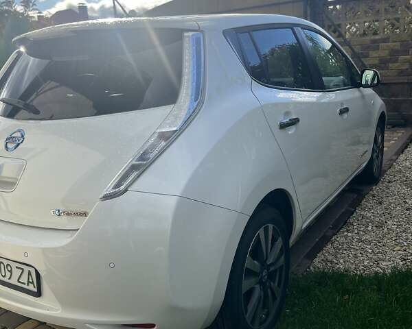 Білий Ніссан Ліф, об'ємом двигуна 0 л та пробігом 89 тис. км за 9500 $, фото 9 на Automoto.ua