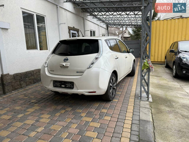 Белый Ниссан Лиф, объемом двигателя 0 л и пробегом 103 тыс. км за 7590 $, фото 9 на Automoto.ua