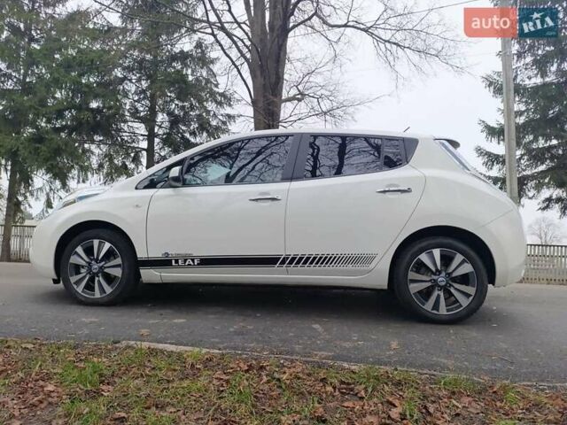 Белый Ниссан Лиф, объемом двигателя 0 л и пробегом 67 тыс. км за 7500 $, фото 36 на Automoto.ua