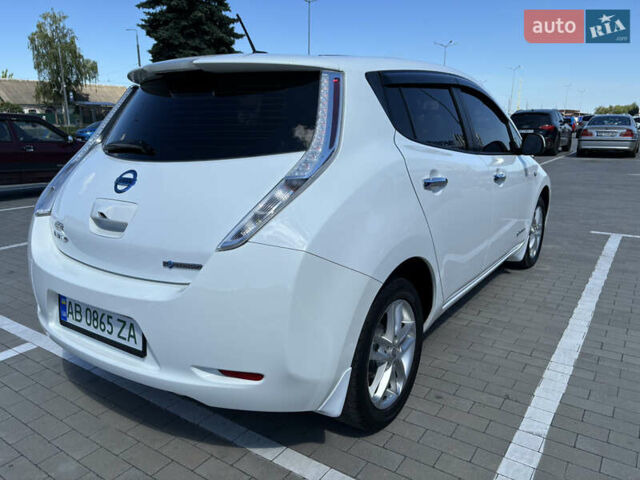 Білий Ніссан Ліф, об'ємом двигуна 0 л та пробігом 114 тис. км за 6999 $, фото 4 на Automoto.ua
