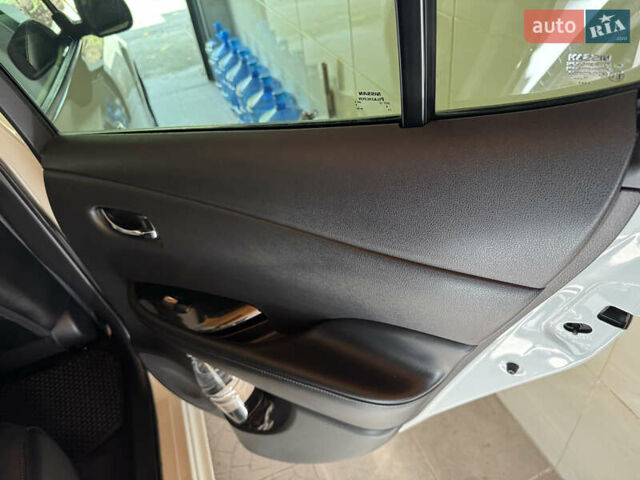 Білий Ніссан Ліф, об'ємом двигуна 0 л та пробігом 93 тис. км за 7900 $, фото 33 на Automoto.ua