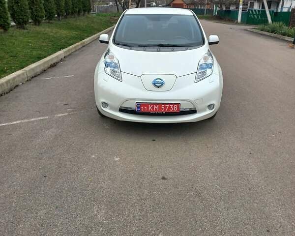 Белый Ниссан Лиф, объемом двигателя 0 л и пробегом 41 тыс. км за 8659 $, фото 2 на Automoto.ua