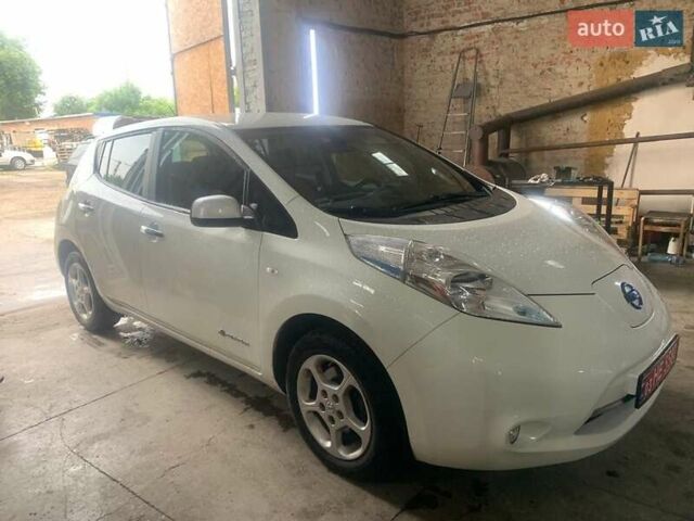 Білий Ніссан Ліф, об'ємом двигуна 0 л та пробігом 107 тис. км за 7100 $, фото 7 на Automoto.ua