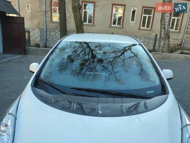 Белый Ниссан Лиф, объемом двигателя 0 л и пробегом 82 тыс. км за 13200 $, фото 17 на Automoto.ua