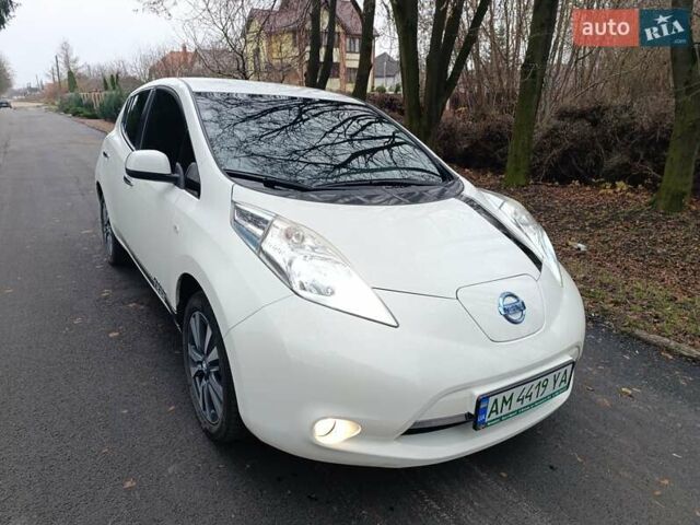 Белый Ниссан Лиф, объемом двигателя 0 л и пробегом 67 тыс. км за 7500 $, фото 52 на Automoto.ua