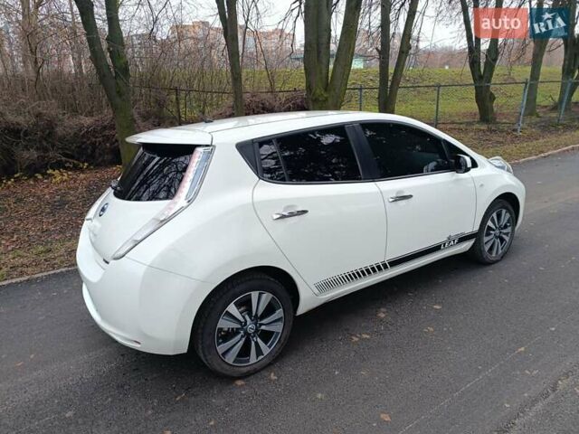 Белый Ниссан Лиф, объемом двигателя 0 л и пробегом 67 тыс. км за 7500 $, фото 45 на Automoto.ua