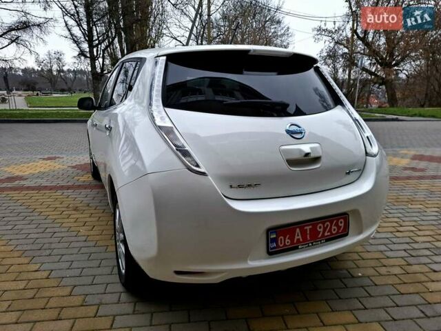 Белый Ниссан Лиф, объемом двигателя 0 л и пробегом 119 тыс. км за 6500 $, фото 14 на Automoto.ua