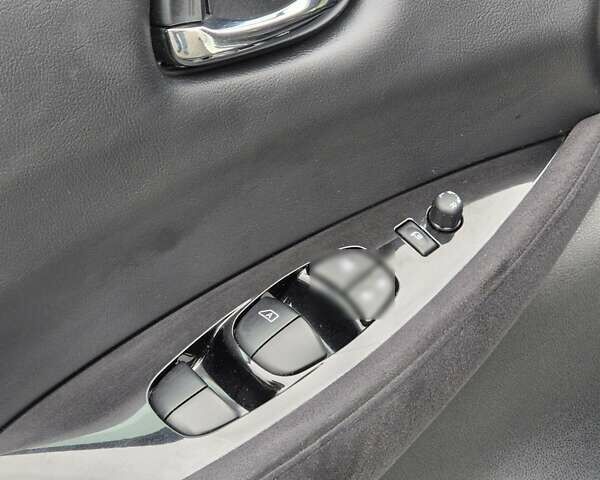 Белый Ниссан Лиф, объемом двигателя 0 л и пробегом 73 тыс. км за 5900 $, фото 10 на Automoto.ua