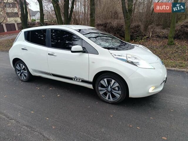 Белый Ниссан Лиф, объемом двигателя 0 л и пробегом 67 тыс. км за 7500 $, фото 48 на Automoto.ua