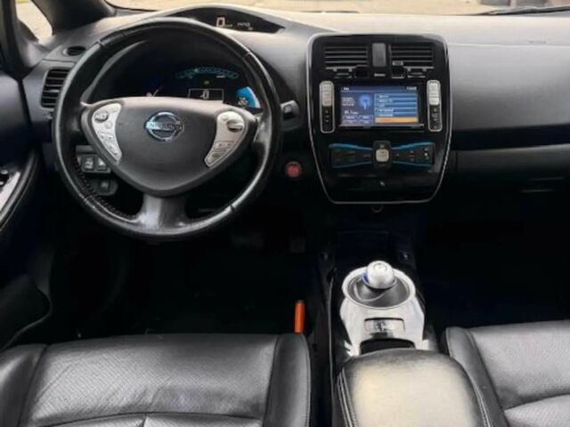 Белый Ниссан Лиф, объемом двигателя 0 л и пробегом 77 тыс. км за 1800 $, фото 9 на Automoto.ua