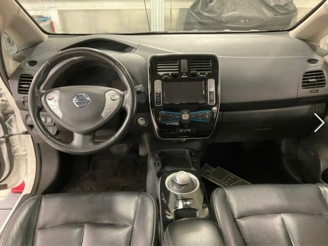 Білий Ніссан Ліф, об'ємом двигуна 0 л та пробігом 101 тис. км за 7300 $, фото 5 на Automoto.ua