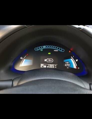 Белый Ниссан Лиф, объемом двигателя 0 л и пробегом 119 тыс. км за 6500 $, фото 58 на Automoto.ua