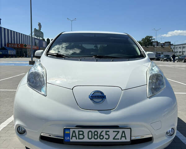 Білий Ніссан Ліф, об'ємом двигуна 0 л та пробігом 114 тис. км за 6999 $, фото 6 на Automoto.ua