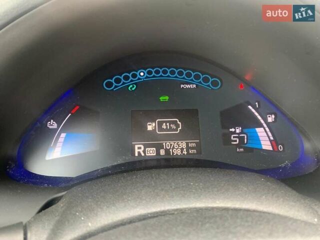 Білий Ніссан Ліф, об'ємом двигуна 0 л та пробігом 107 тис. км за 7100 $, фото 6 на Automoto.ua