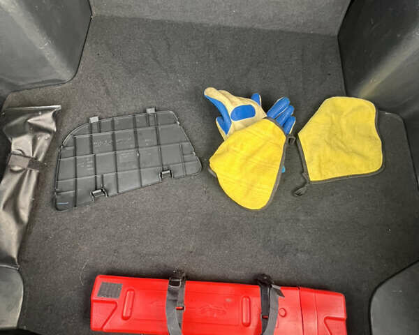 Белый Ниссан Лиф, объемом двигателя 0 л и пробегом 96 тыс. км за 8200 $, фото 22 на Automoto.ua