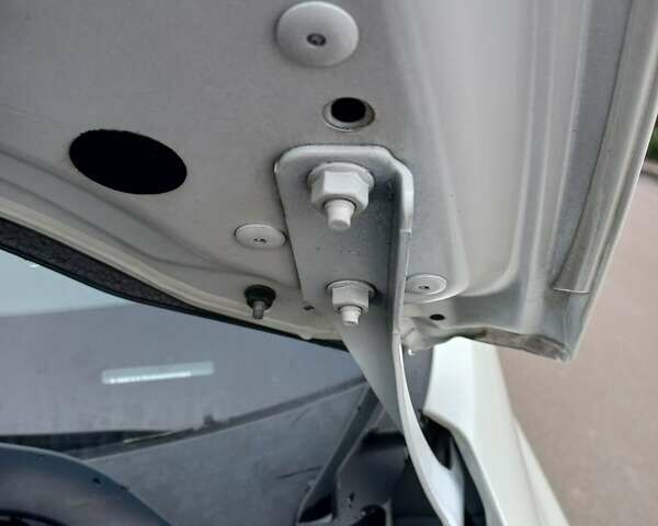 Белый Ниссан Лиф, объемом двигателя 0 л и пробегом 41 тыс. км за 8659 $, фото 62 на Automoto.ua