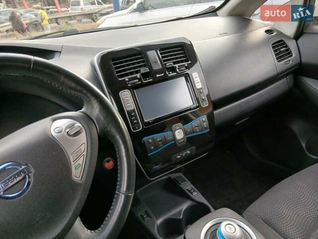 Белый Ниссан Лиф, объемом двигателя 0 л и пробегом 59 тыс. км за 5400 $, фото 11 на Automoto.ua