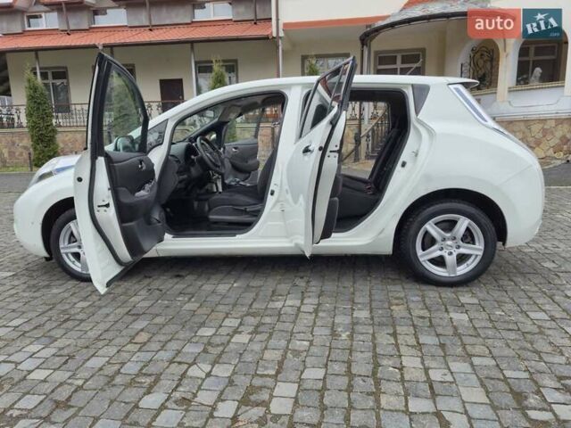 Белый Ниссан Лиф, объемом двигателя 0 л и пробегом 73 тыс. км за 5900 $, фото 24 на Automoto.ua