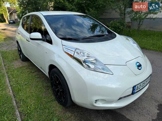 Білий Ніссан Ліф, об'ємом двигуна 0 л та пробігом 85 тис. км за 7800 $, фото 7 на Automoto.ua