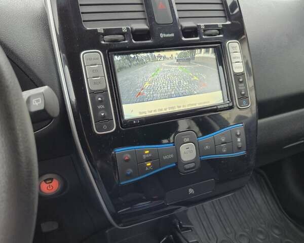 Белый Ниссан Лиф, объемом двигателя 0 л и пробегом 73 тыс. км за 5900 $, фото 4 на Automoto.ua