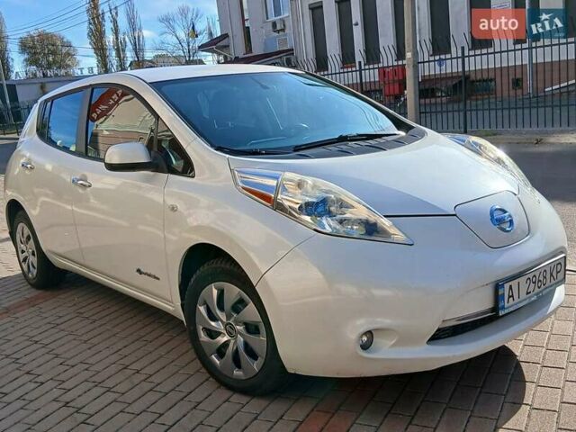 Белый Ниссан Лиф, объемом двигателя 0 л и пробегом 59 тыс. км за 5400 $, фото 5 на Automoto.ua