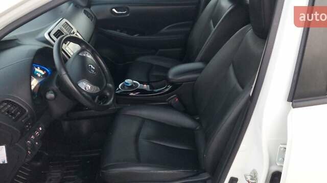 Білий Ніссан Ліф, об'ємом двигуна 0 л та пробігом 123 тис. км за 7877 $, фото 25 на Automoto.ua